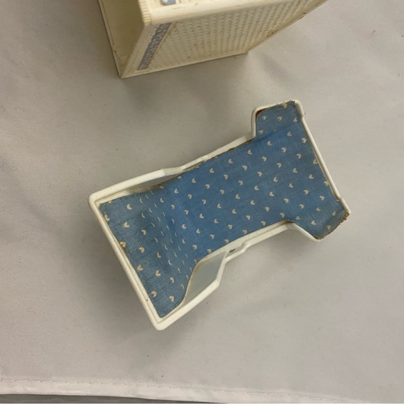 Vintage 1984 Barbie Heart Family Nursery Wicker Bath Tub & Car Seat - Picture 2 of 11